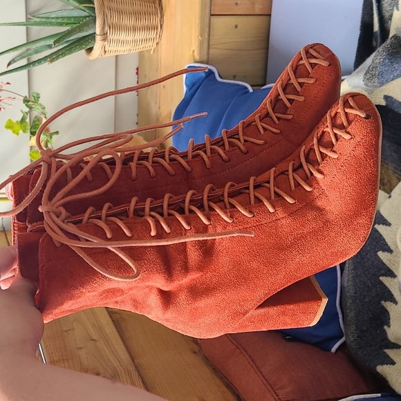 Vintage Shoes - Suede burnt orange fall lace up boots
